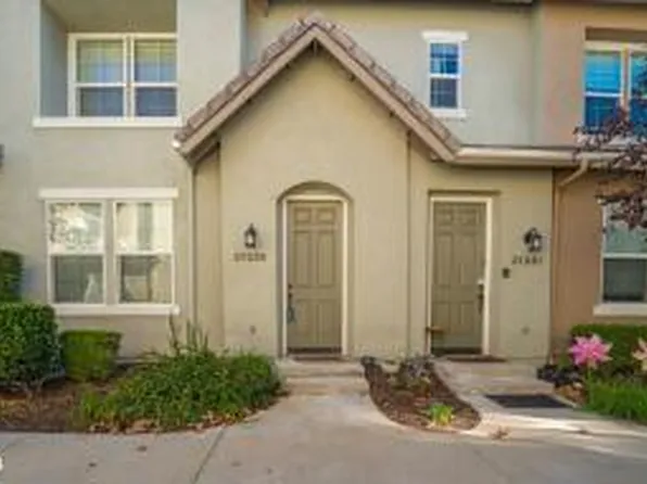 27285 Blue Spruce Pl, Valencia, CA 91354
