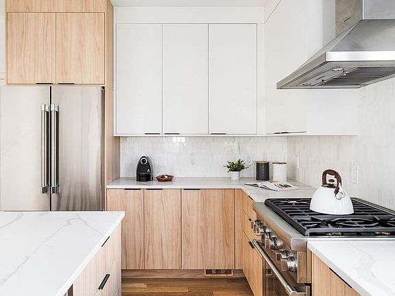 3rd image of 144 Holland St #1