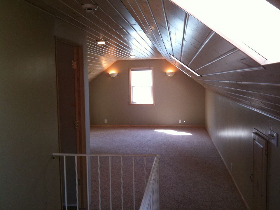 upstairs bedroom w skylights