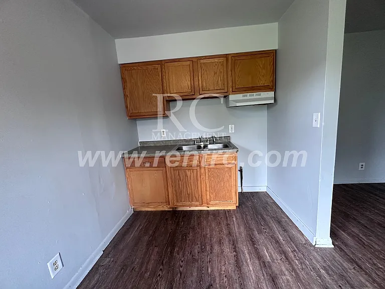104.5 S Buchanan St — Photo 2
