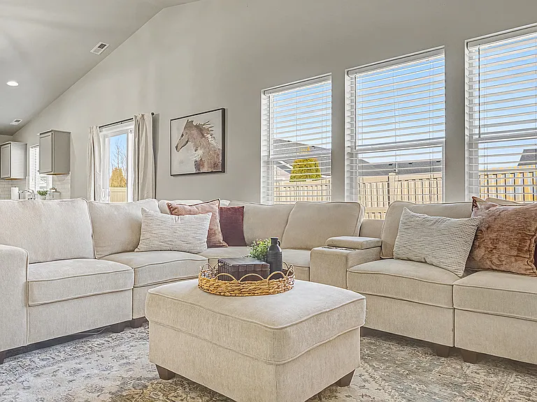 2742 W Balboa Dr — Photo 34