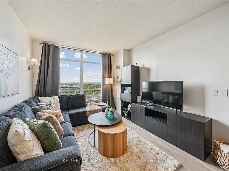 9245 Jane St #902 — Photo 8