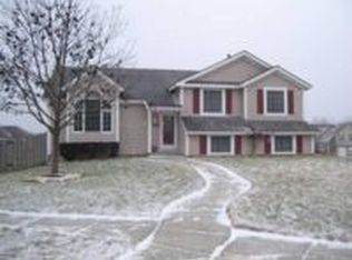 131 Oakridge Ct, Lansing, KS 66043