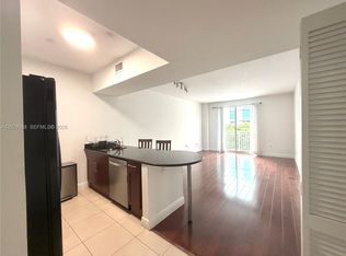 7290 SW 90th St APT 303, Miami, FL 33156