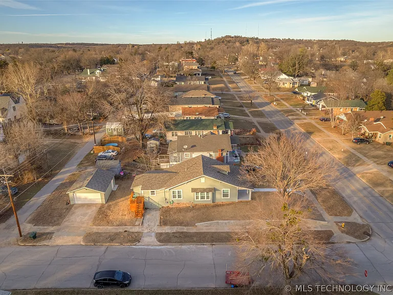 700 N McKinley Ave — Photo 31