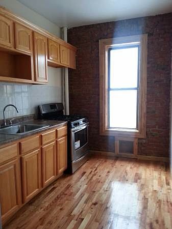 2nd image of 1497 Carroll St APT 8