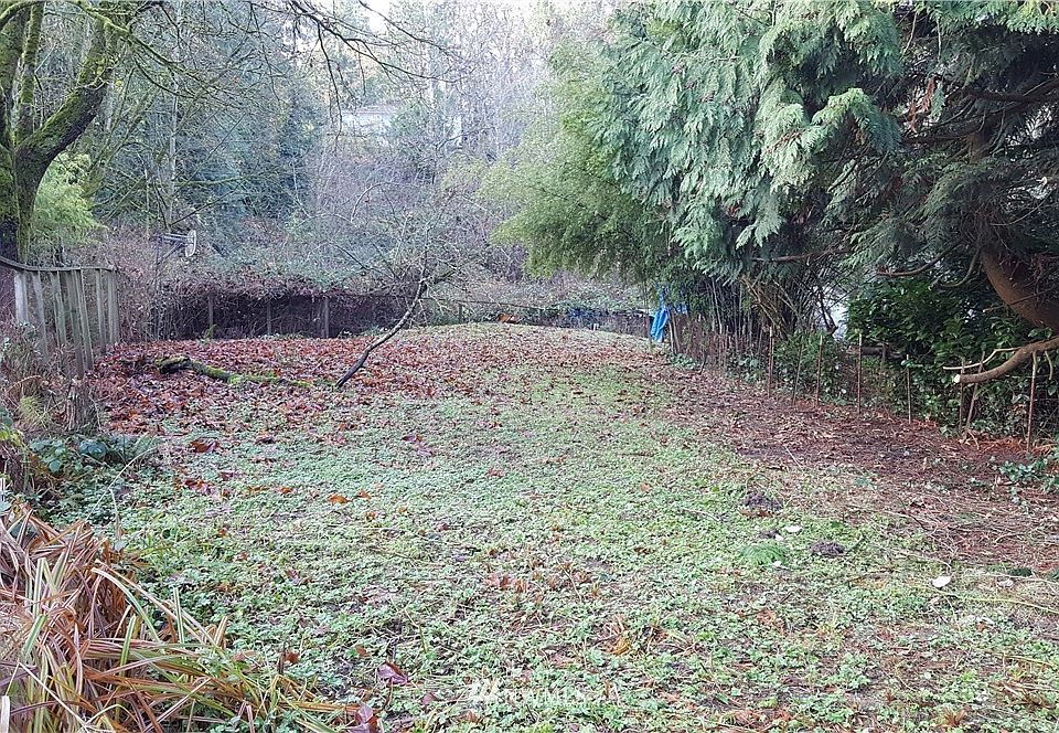 2nd image of 0 28th Avenue NE