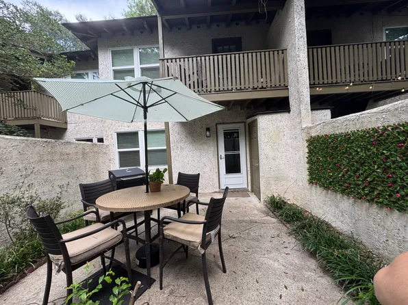 400 William Hilton Pkwy APT 104, Hilton Head Island, SC 29926