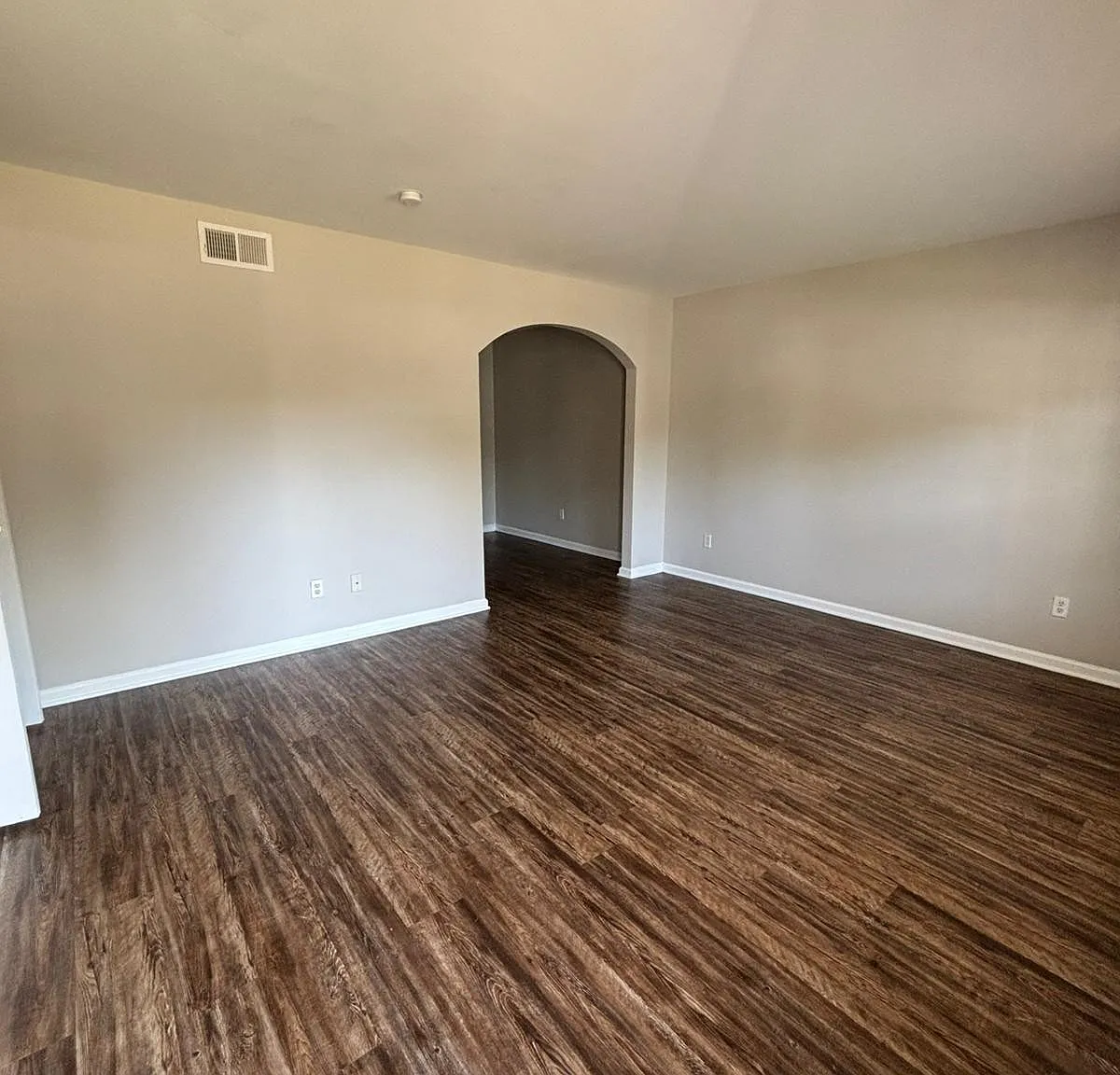 Georgetowne Apartments — Photo 2