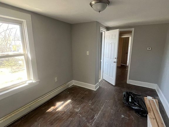 5th image of 181 N Munn Ave #1