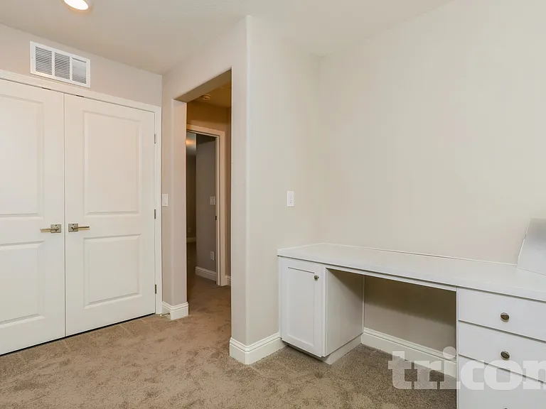 1232 Victorian St — Photo 13