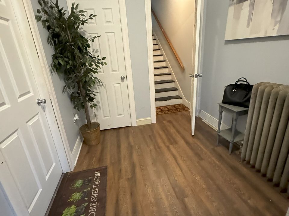 1st image of 238 Ann St #1U