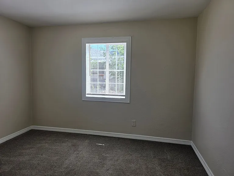 1547 W Byers Pl — Photo 17
