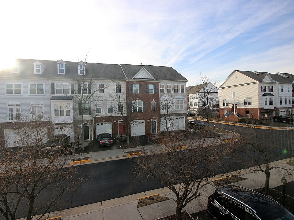 1st image of 42527 Magellan Sq