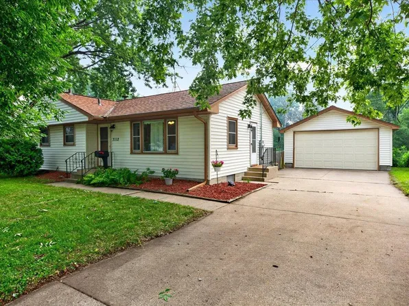 7112 Indiana Ave N, Brooklyn Center, MN 55429