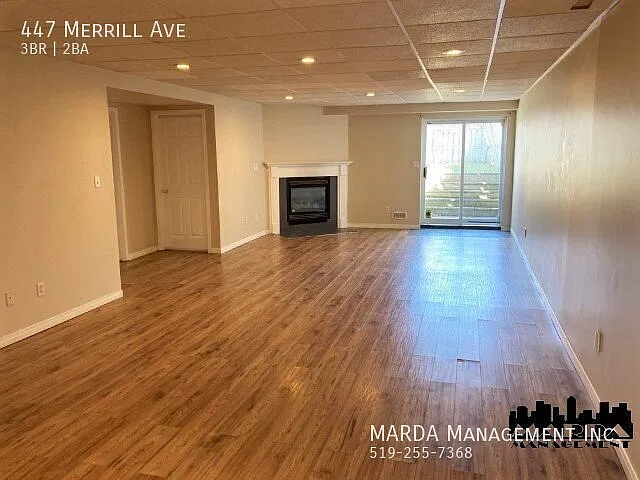 Lasalle Beauty - 3 Bdrm 2 Bath Townhouse $2000+++ — Photo 3