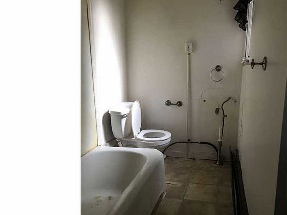 5th image of 2508 W Cumberland St