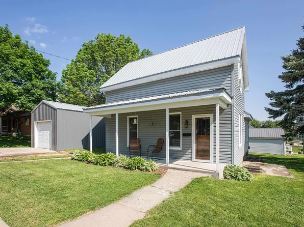 210 East Walnut Street, Dodgeville, WI 53533