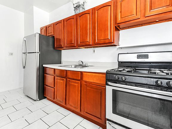 5th image of 103 Seaman Ave #9B
