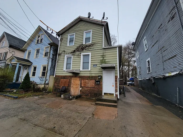 842 Congress Ave — Photo 27