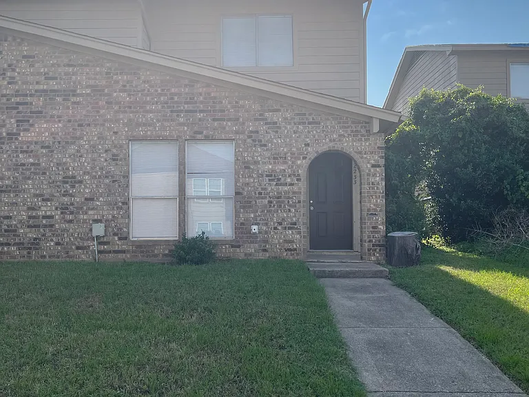 2233 Chase Ct — Photo 12