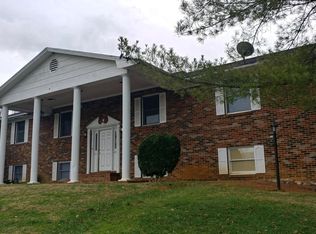 181 Bart Green Dr, Johnson City, TN 37615