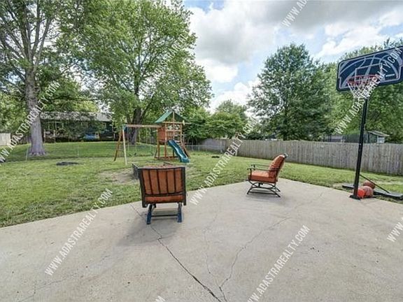 5th image of 2900 SE 6th St