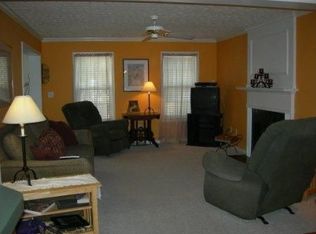 613 Eagle Glen Trce, Woodstock, GA 30189