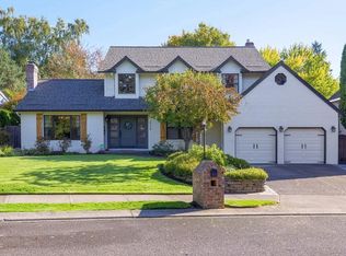 3718 Rivers Edge Dr, Lake Oswego, OR 97034