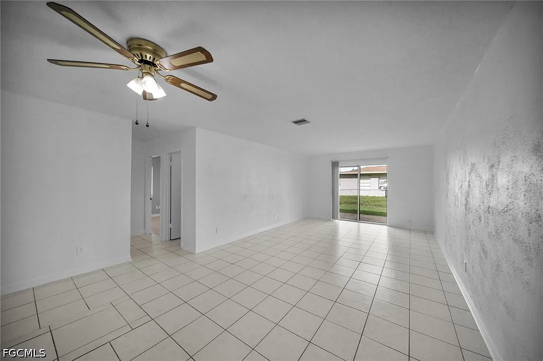 2 bed, 2.0 bath, 1090 sqft, $1,200 — Photo 4