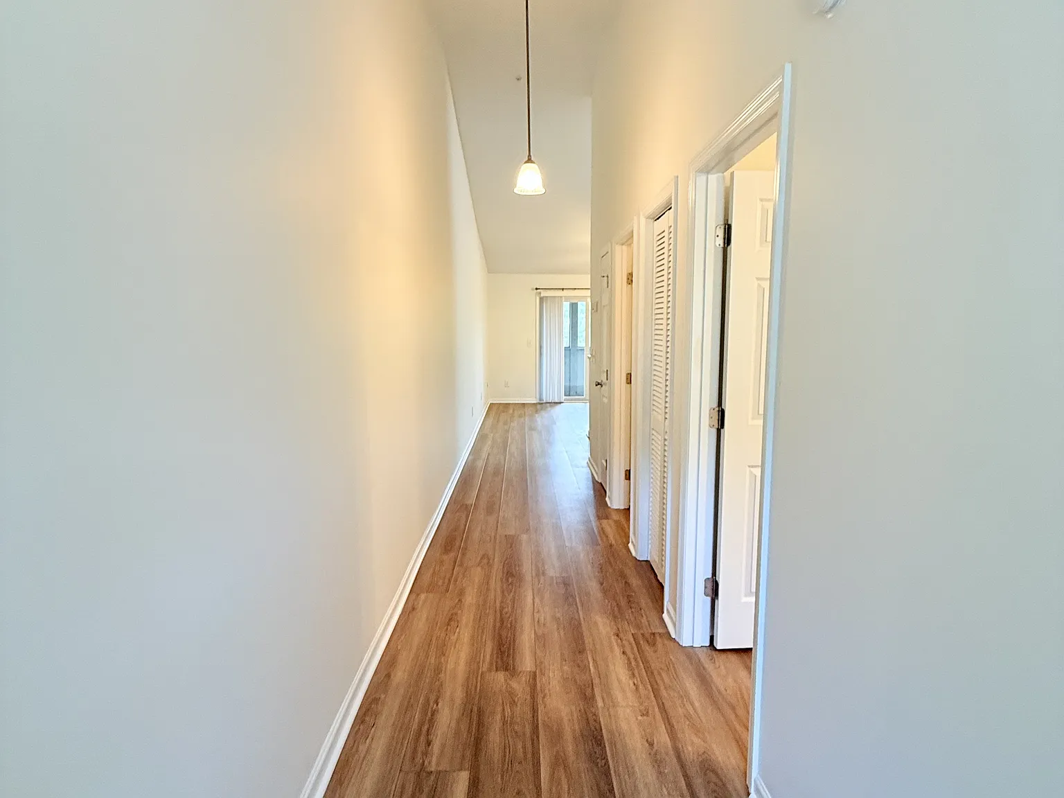 1280 White Tree Lane - Unit H - . — Photo 4