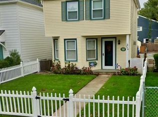 170 Birch Hill Rd, Locust Valley, NY 11560