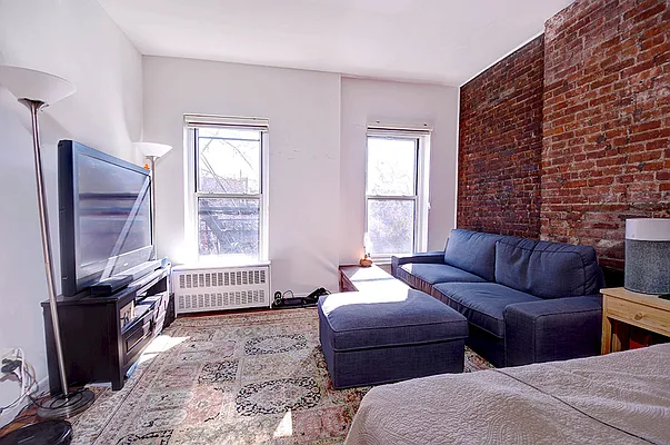 Rented by Urbane Brokerage | media 13