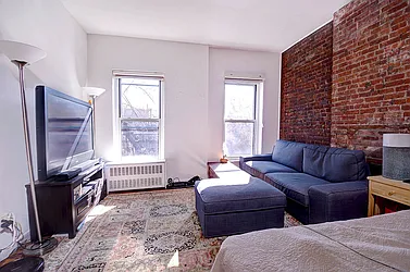 Rented by Urbane Brokerage