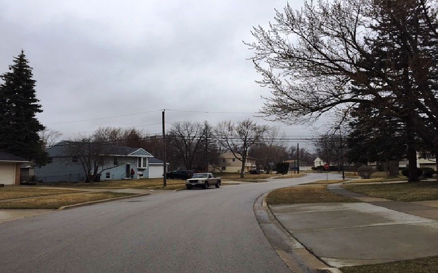 2nd image of 716 Oriole Dr