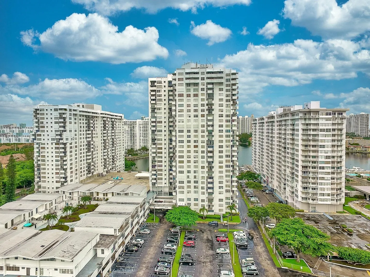 2 bed, 1058 sqft, $2,750 — Photo 3
