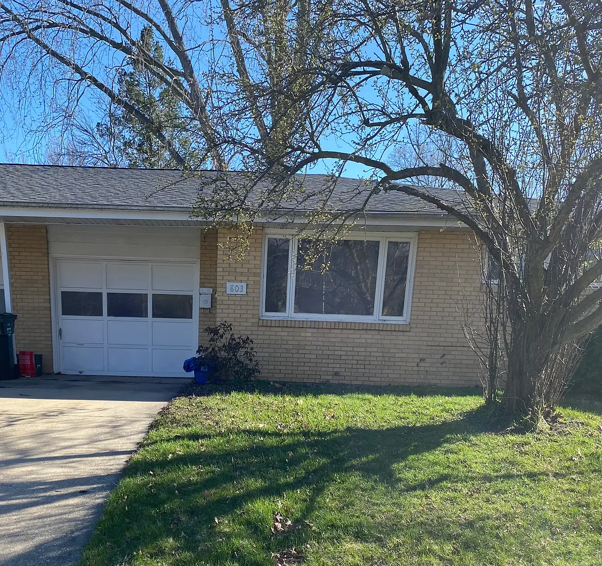 803 E Harding Dr photo 1