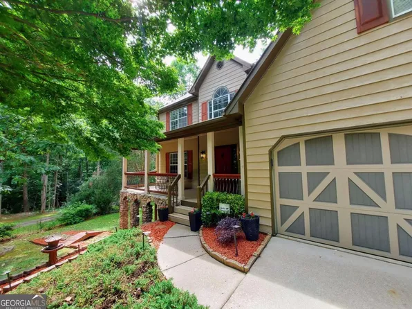 2915 Valley Ct, Loganville, GA 30052