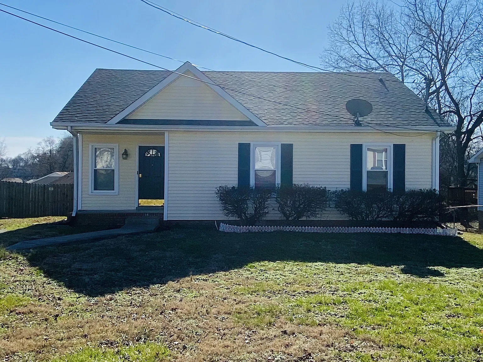 3 bed, 2.0 bath, 1252 sqft, $1,400 — Photo 1