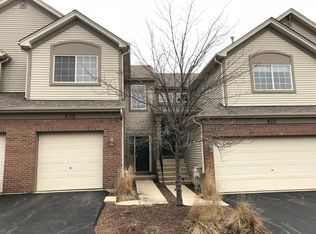 975 Parkhill Cir, Aurora, IL 60502