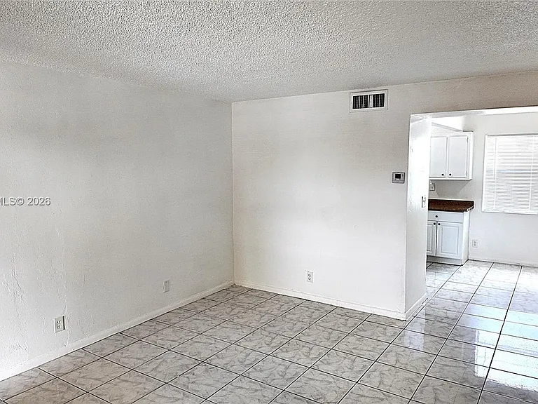31 SE 2nd Ave #203 — Photo 4
