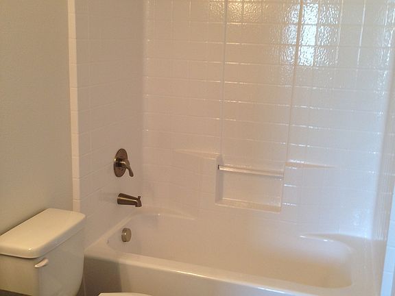 4th image of 709 Taza Verde Ave