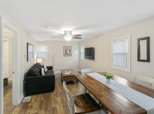 305 W Park Ave APT 2, Libertyville, IL