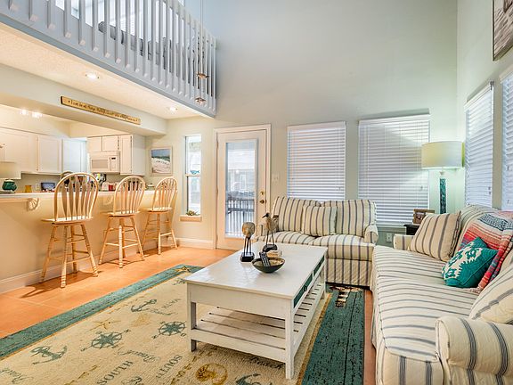 4th image of 6245 Treetop Dr #6245