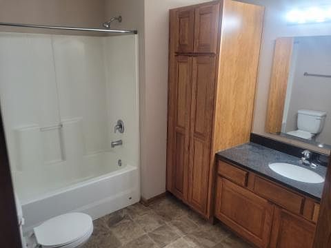5th image of 1309 New Hampshire St #B
