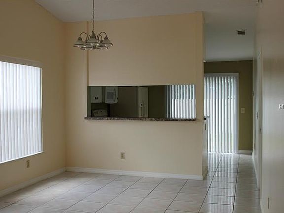 5th image of 3227 Chesswood Ave