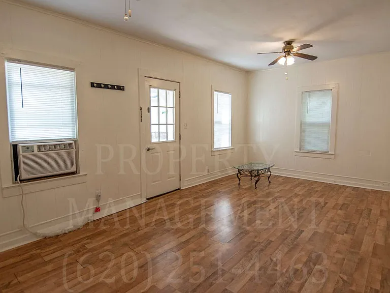 1004 W 2nd St — Photo 7
