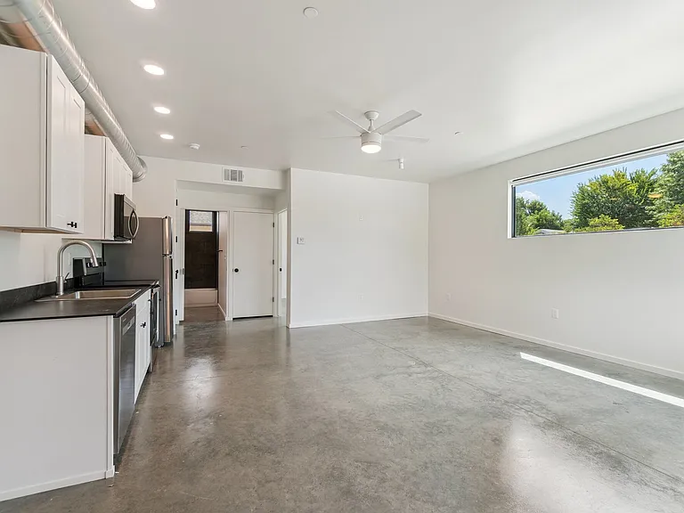 1540 NW 30th St — Photo 31