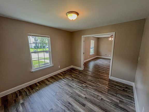 5th image of 18 Ristona Dr