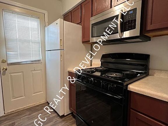 2nd image of 324 Wilson Ave #F